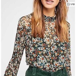 Free People "All Dolled Up" Blouse / Sz s